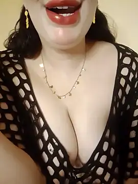 Snapshot of charmoutak_nada chatting on May 30, 9:45 pm charmoutak nada online show from May 30, 9:45 pm