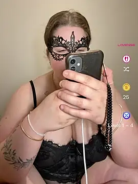 cherrylust12 online show from April 27, 10:19 pm