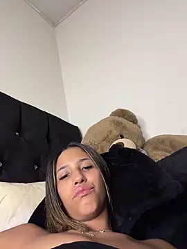 vicky bass  online show from June 2, 2:02 am