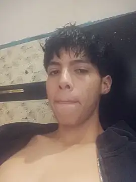 Snapshot of LocalVenee6 chatting on March 4, 3:45 am LocalVenee6 online show from March 4, 3:45 am