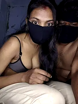 Snapshot of rani_coupleee chatting on January 7, 7:05 pm rani coupleee online show from January 7, 7:05 pm