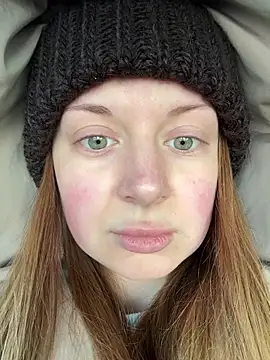 Snapshot of BlondeHott chatting on February 1, 7:07 am BlondeHott online show from February 1, 7:07 am