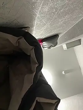 Snapshot of BlondeHott chatting on February 10, 6:50 am BlondeHott online show from February 10, 6:50 am