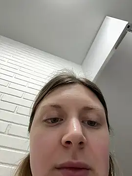 Snapshot of BlondeHott chatting on March 4, 7:09 pm BlondeHott online show from March 4, 7:09 pm