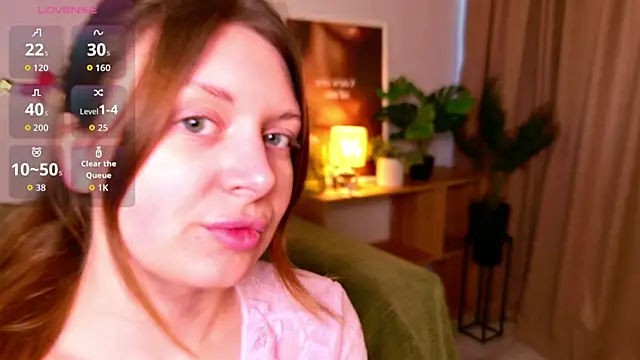 Snapshot of BlondeHott chatting on March 6, 7:05 am BlondeHott online show from March 6, 7:05 am