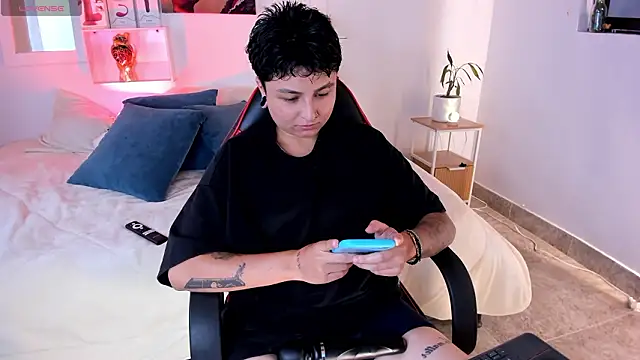 Zury Ramirez online show from March 16, 7:51 pm