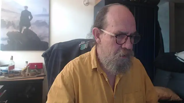 Snapshot of Uncle_Hottie chatting on June 22, 3:53 pm Uncle Hottie online show from June 22, 3:53 pm