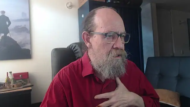 Snapshot of Uncle_Hottie chatting on July 5, 3:52 pm Uncle Hottie online show from July 5, 3:52 pm