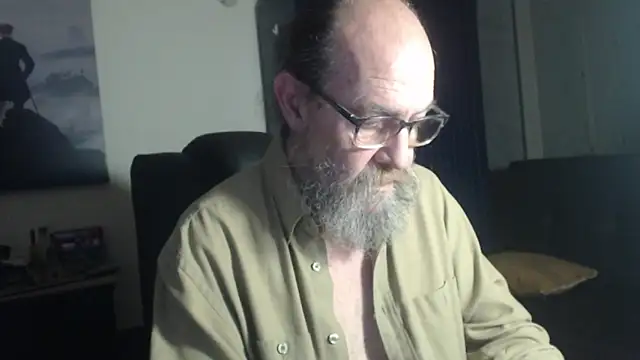 Snapshot of Uncle_Hottie chatting on July 14, 2:05 am Uncle Hottie online show from July 14, 2:05 am