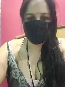 Snapshot of 01Roshani chatting on May 17, 9:28 am 01Roshani online show from May 17, 9:28 am