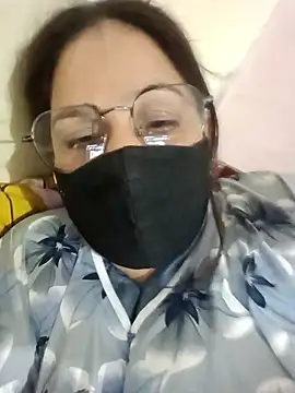 Snapshot of 01Roshani chatting on May 28, 8:17 pm 01Roshani online show from May 28, 8:17 pm