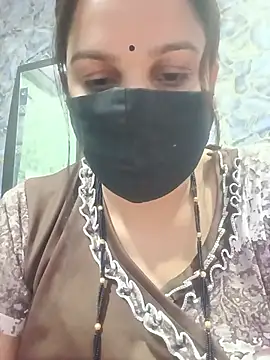 Snapshot of 01Roshani chatting on June 3, 11:46 am 01Roshani online show from June 3, 11:46 am