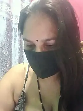 Snapshot of 01Roshani chatting on June 3, 7:19 pm 01Roshani online show from June 3, 7:19 pm