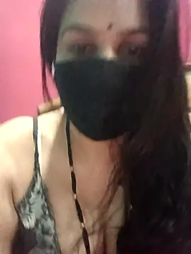 Snapshot of 01Roshani chatting on June 4, 9:59 am 01Roshani online show from June 4, 9:59 am