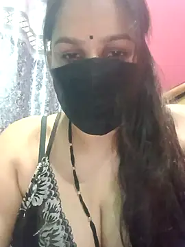 Snapshot of 01Roshani chatting on June 5, 6:35 pm 01Roshani online show from June 5, 6:35 pm