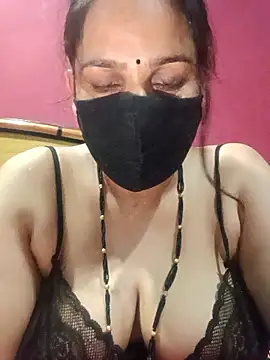 Snapshot of 01Roshani chatting on June 9, 9:26 pm 01Roshani online show from June 9, 9:26 pm