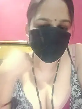 Snapshot of 01Roshani chatting on June 18, 9:09 am 01Roshani online show from June 18, 9:09 am