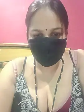 Snapshot of 01Roshani chatting on June 18, 9:14 am 01Roshani online show from June 18, 9:14 am