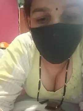 Snapshot of 01Roshani chatting on June 23, 8:23 am 01Roshani online show from June 23, 8:23 am