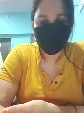 Snapshot of 01Roshani chatting on June 29, 10:15 am 01Roshani online show from June 29, 10:15 am