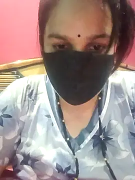 Snapshot of 01Roshani chatting on July 1, 7:10 am 01Roshani online show from July 1, 7:10 am