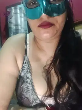 Snapshot of 01Roshani chatting on July 18, 6:23 pm 01Roshani online show from July 18, 6:23 pm