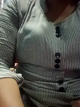Snapshot of 01Roshani chatting on July 19, 7:39 pm 01Roshani online show from July 19, 7:39 pm