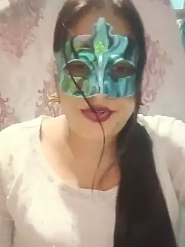 Snapshot of 01Roshani chatting on July 22, 6:22 pm 01Roshani online show from July 22, 6:22 pm
