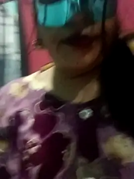 Snapshot of 01Roshani chatting on July 24, 6:17 pm 01Roshani online show from July 24, 6:17 pm