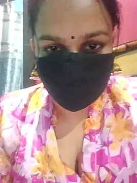 Snapshot of 01Roshani chatting on July 27, 5:42 pm 01Roshani online show from July 27, 5:42 pm