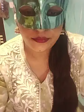 Snapshot of 01Roshani chatting on July 30, 5:34 pm 01Roshani online show from July 30, 5:34 pm