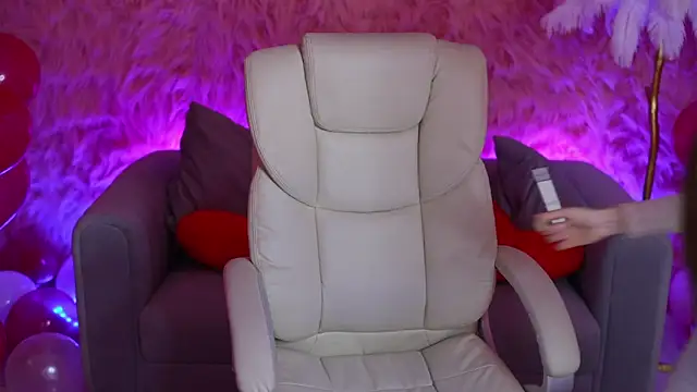 AlexaFleur online show from February 15, 7:54 pm