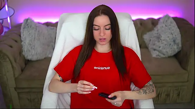 AlexaFleur online show from June 9, 6:25 am