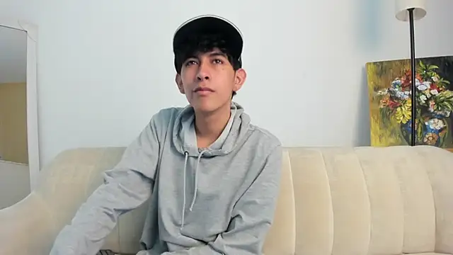 Snapshot of julian_xx chatting on May 26, 2:24 pm julian xx online show from May 26, 2:24 pm
