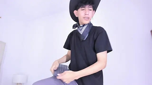 Snapshot of julian_xx chatting on July 16, 7:09 pm julian xx online show from July 16, 7:09 pm