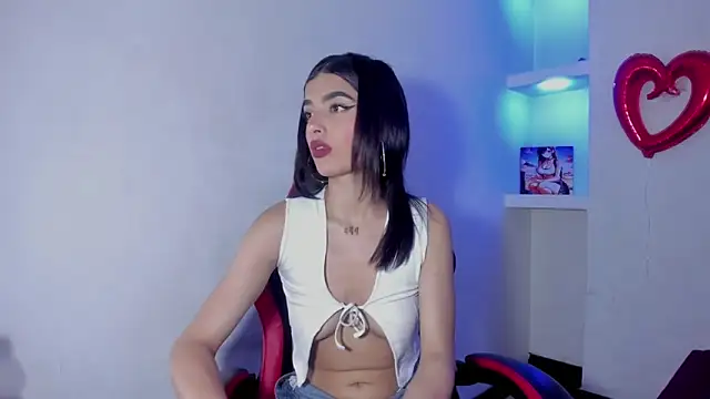 Snapshot of honeyluxe_ chatting on May 13, 4:10 am honeyluxe online show from May 13, 4:10 am
