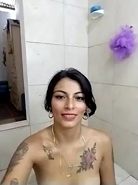 Snapshot of andrea_rose69 chatting on January 10, 12:51 pm andrea rose69 online show from January 10, 12:51 pm