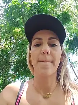 Snapshot of Monita_Med chatting on May 24, 2:44 pm Monita Med online show from May 24, 2:44 pm