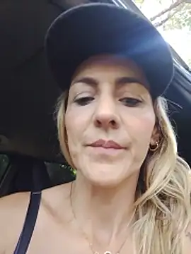 Snapshot of Monita_Med chatting on May 31, 1:40 pm Monita Med online show from May 31, 1:40 pm