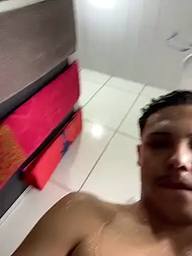 Wellington00  online show from February 20, 4:51 pm