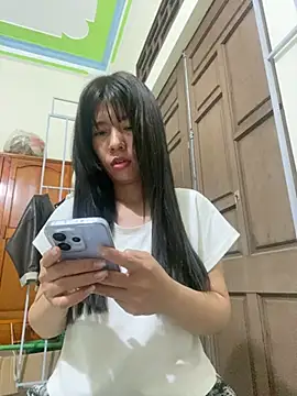 Miss me29 online show from March 5, 8:27 pm