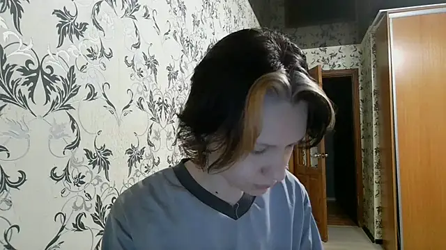 LxayBloom online show from April 30, 1:34 am
