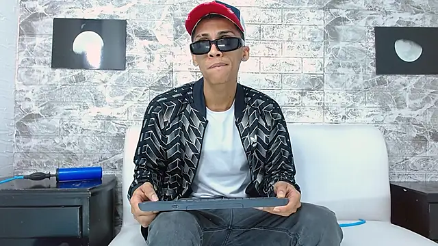 Snapshot of Harin_Prize chatting on March 8, 11:36 am Harin Prize online show from March 8, 11:36 am