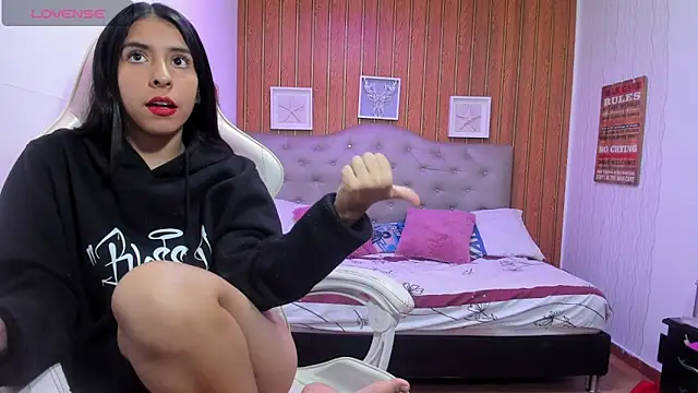 Snapshot of chiquita_lover_ chatting on February 2, 7:23 pm chiquita lover online show from February 2, 7:23 pm