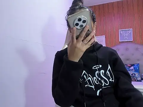 Snapshot of chiquita_lover_ chatting on February 3, 6:57 pm chiquita lover online show from February 3, 6:57 pm