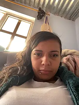 cinthia2011 online show from January 16, 4:44 pm