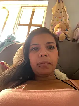 cinthia2011 online show from January 18, 6:01 pm