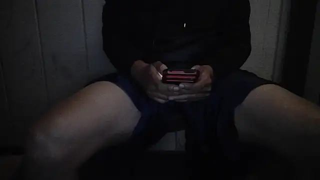 Snapshot of Lonelyboiatl chatting on April 27, 9:40 am Lonelyboiatl online show from April 27, 9:40 am