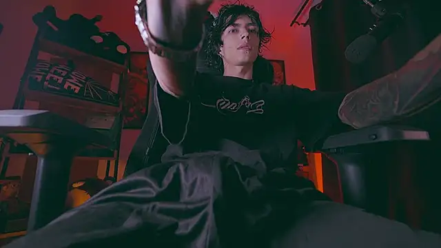 Olliver   y online show from March 16, 3:56 am