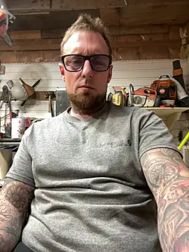 WIDBIGWHITECOCK online show from January 16, 5:22 am